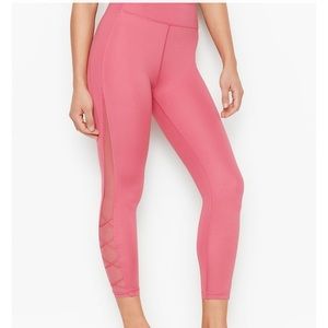 Incredible Essential Lace-up Legging